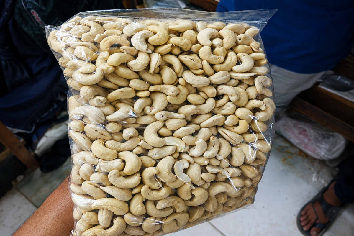 Premium Cashew Nuts (1 Kg